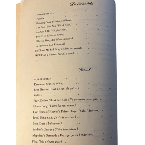 Vtg 1946 "A Treasury of Grand Opera" Songbook Paperback Henry Simon / 403 pages - Picture 3 of 16
